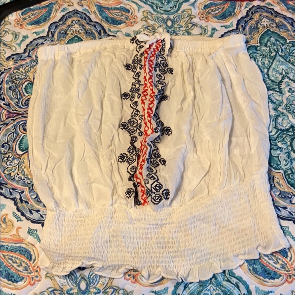 Brand new super cute strapless top!